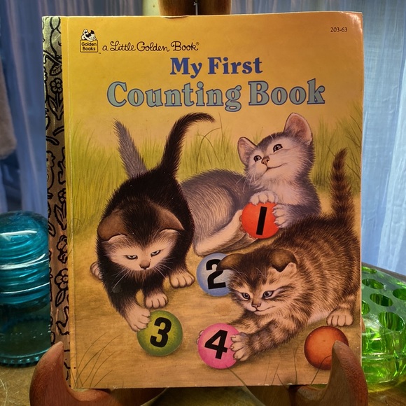 5 kids books Walt Disney’s Detective Mickey Mouse - Picture 10 of 12